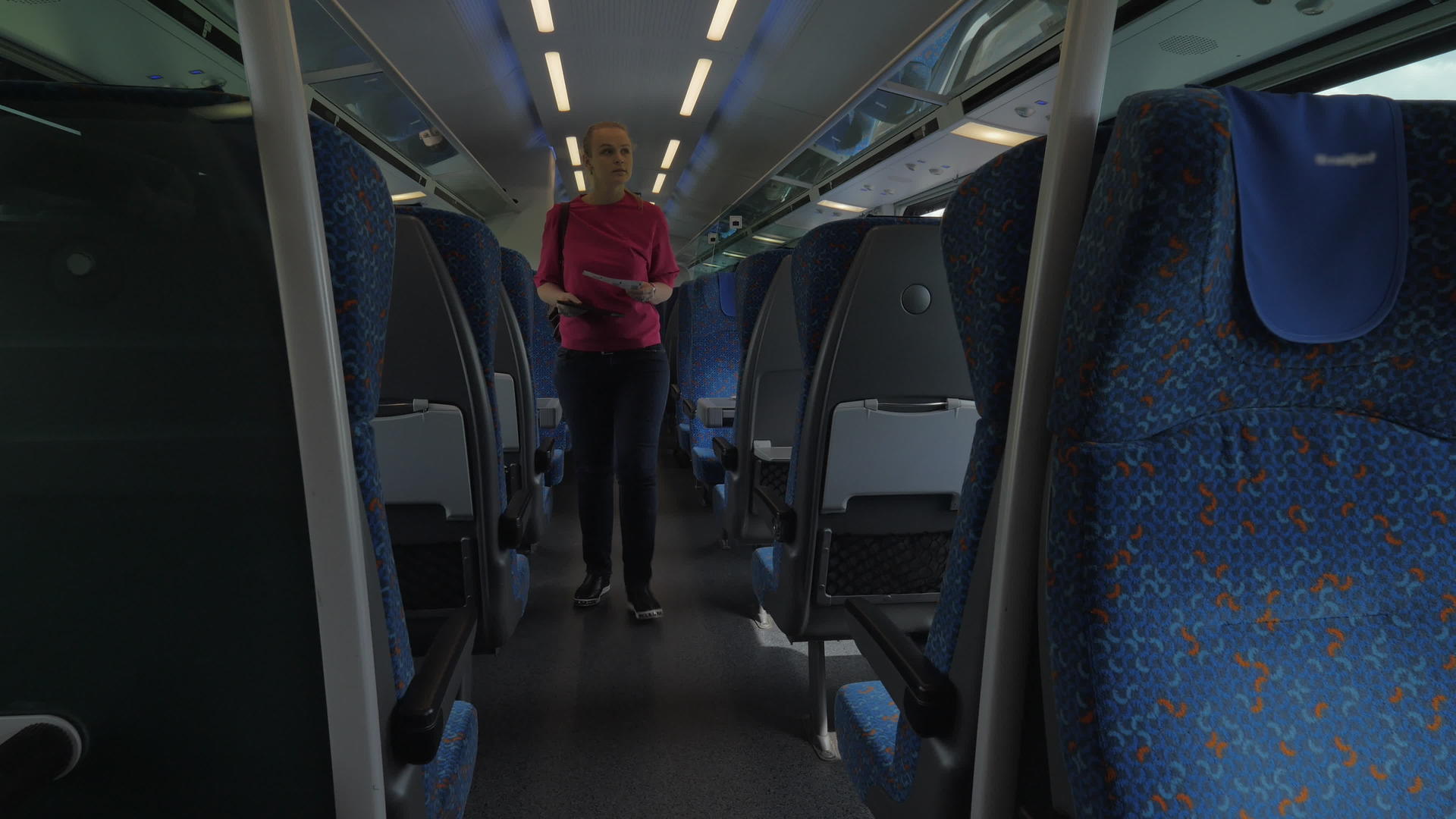 在火车上搜索座椅现代铁路维纳奥斯特里亚等地的汽车位置视频的预览图