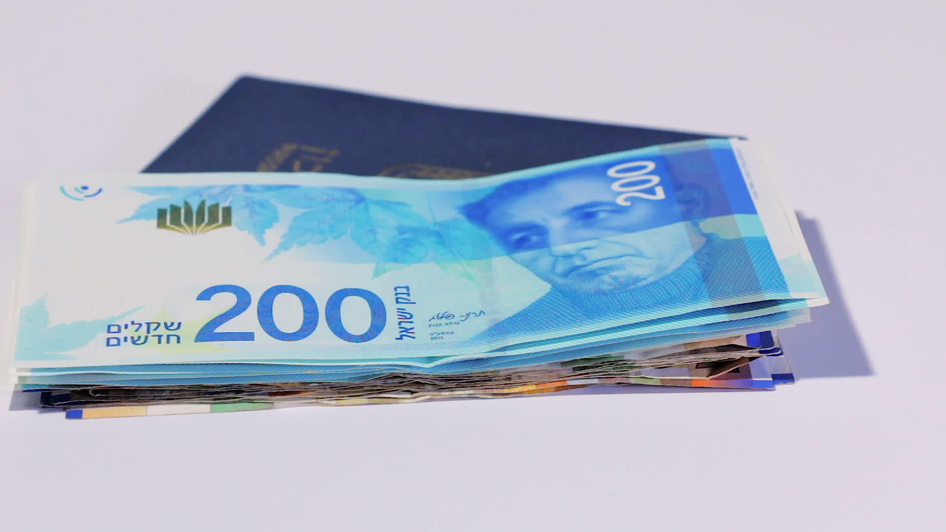 200谢克尔和Israeli护照折扣券视频的预览图