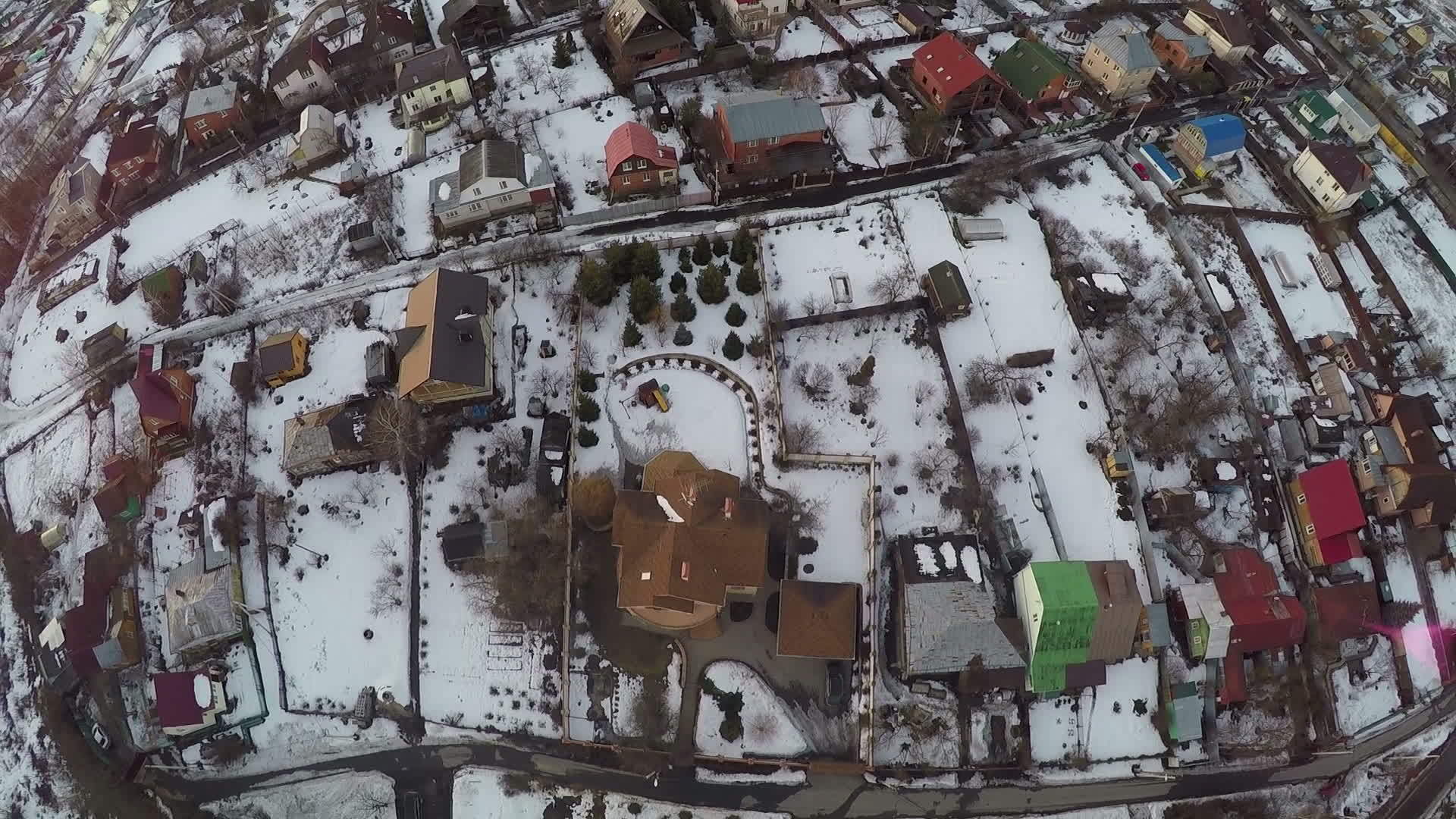 俄罗斯城镇冬季空中冬季拍摄视频的预览图
