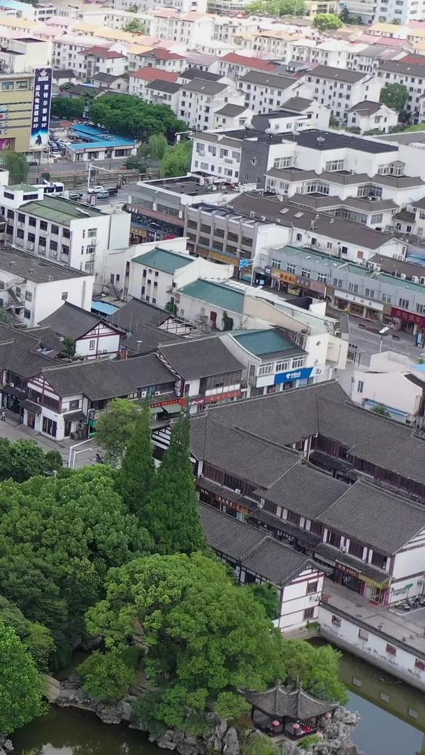 江苏常熟方塔园古建筑航拍视频视频的预览图