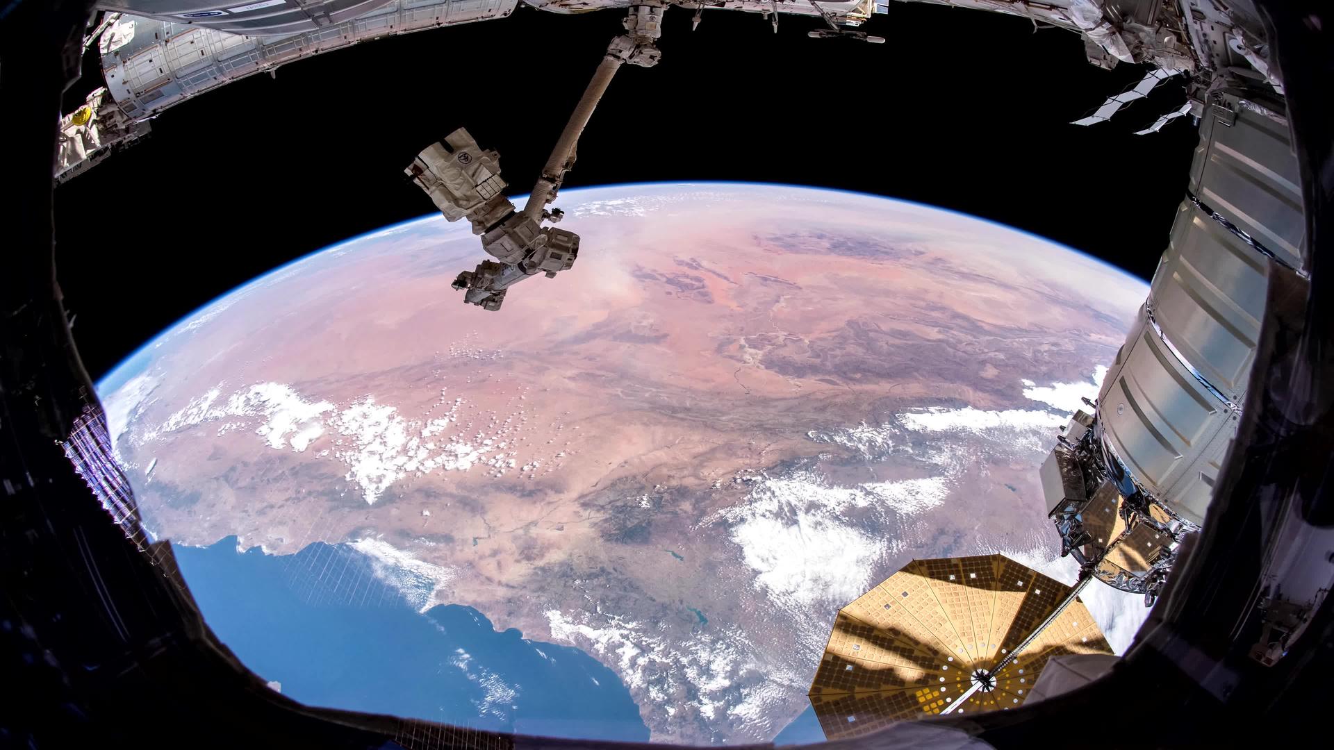 来自国际空间站的空间视图ISS来自美国宇航局视频的预览图