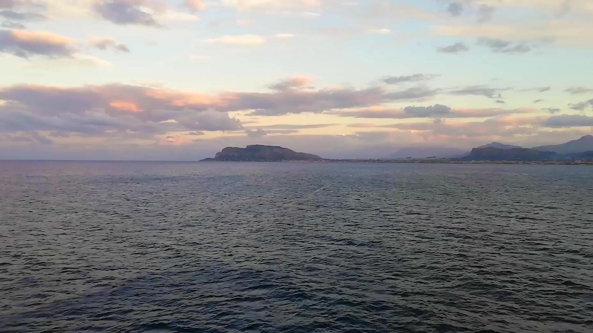 从海上可以看到西西里山2号视频的预览图