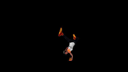 酷女孩在火焰中跳舞在阿尔法频道跳舞视频的预览图
