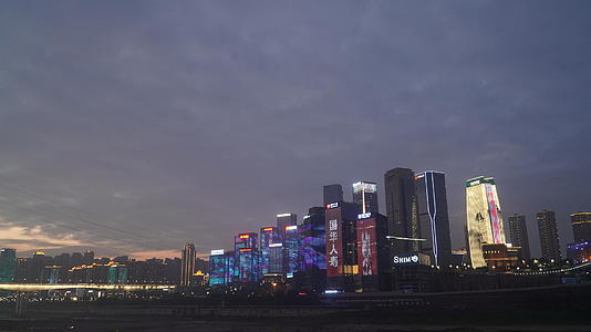 重庆金融中心延时摄影视频的预览图