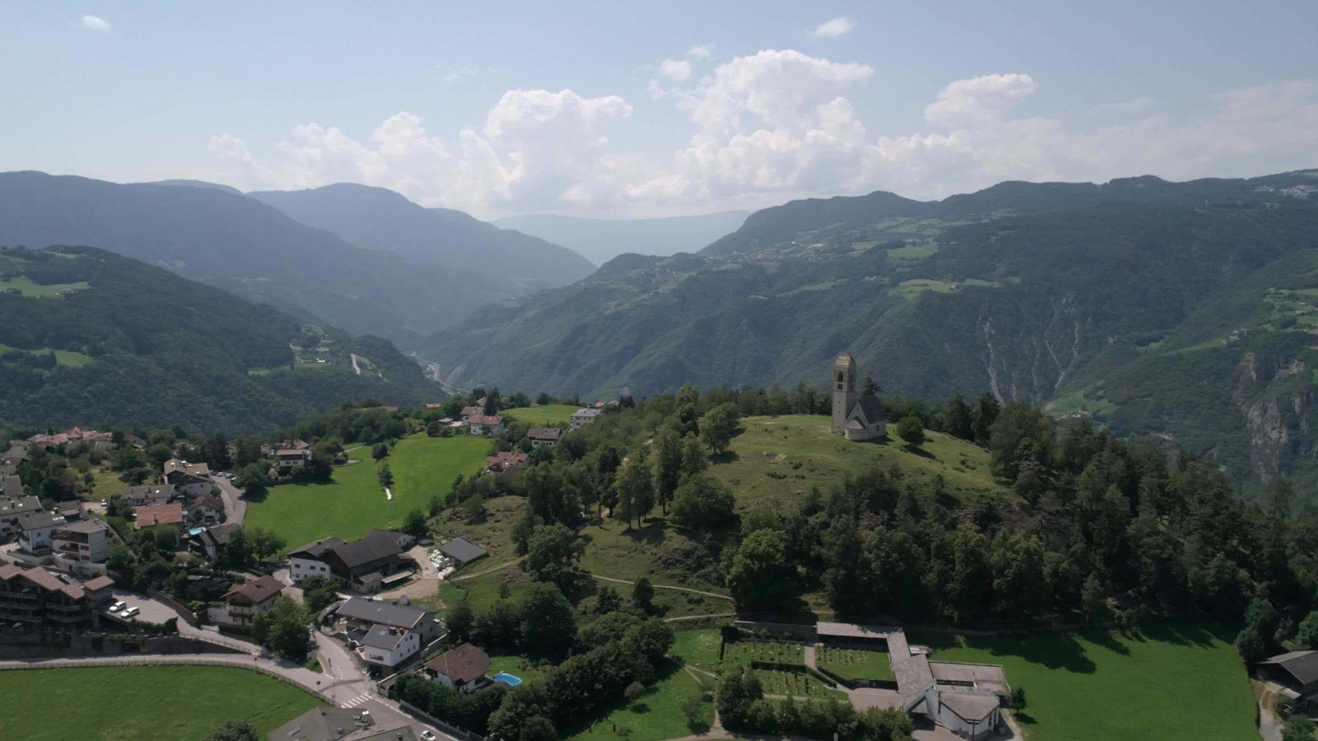 意大利阿尔卑斯白云岩VlsamSchlernFie视频的预览图