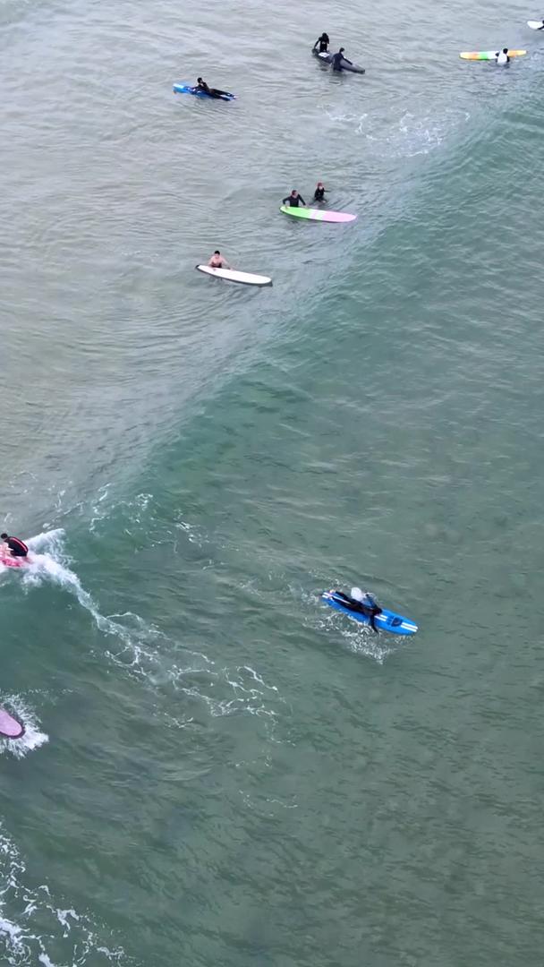 海南万宁日月湾户外运动冲浪航拍视频的预览图