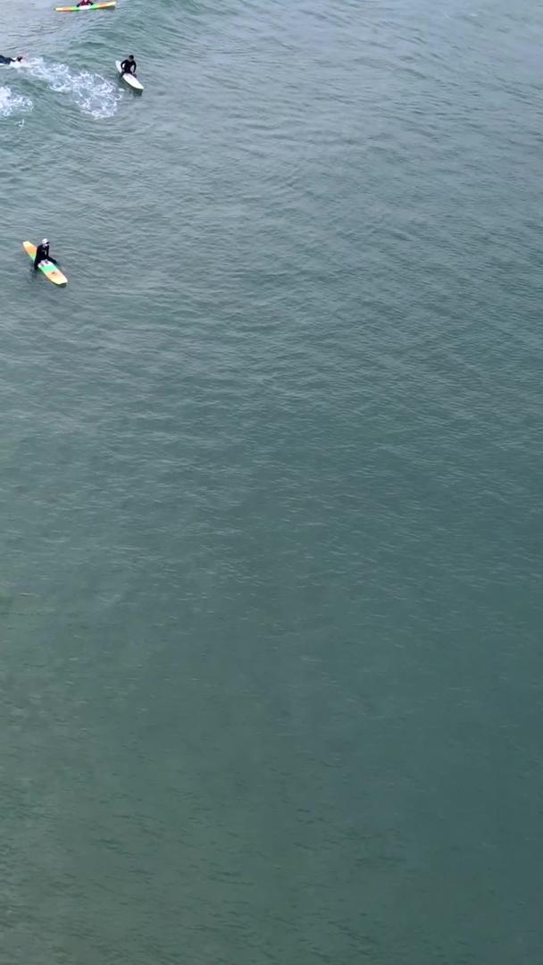 海南万宁日月湾户外运动冲浪航拍视频的预览图