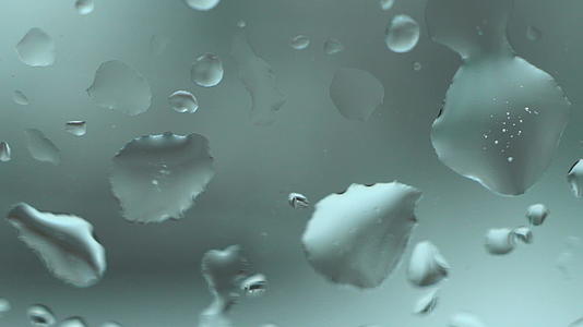 从雪上滴下的玻璃缝合器视频的预览图