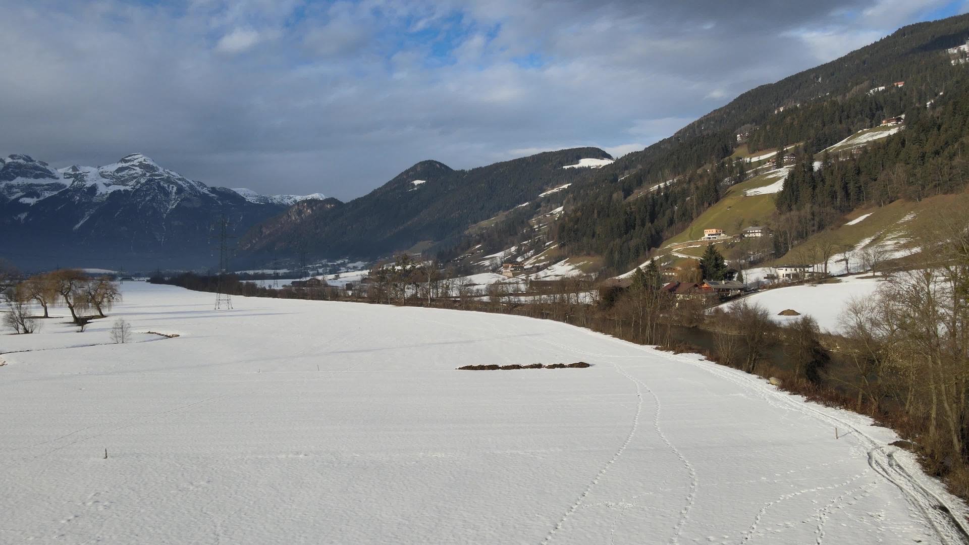 Austria暴风雪覆盖了一片田地视频的预览图