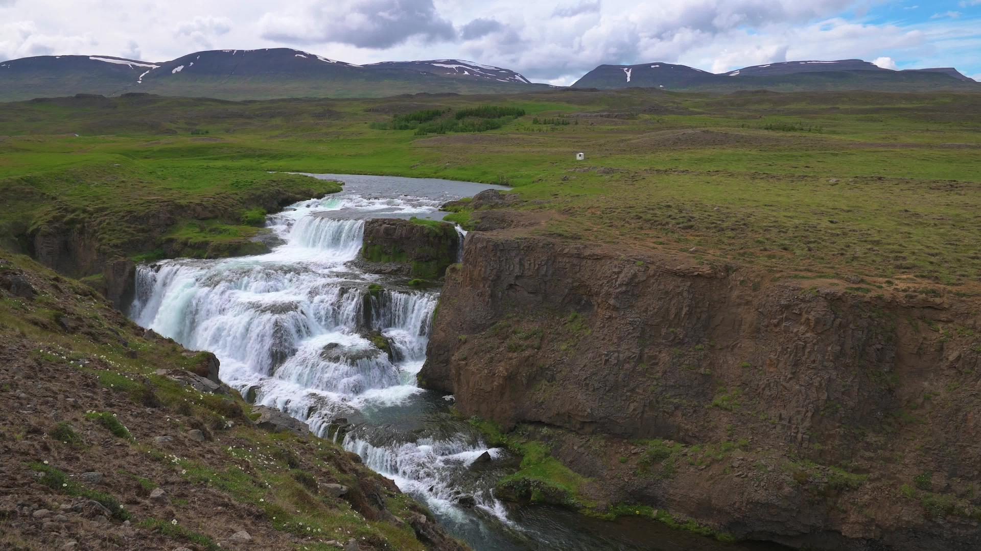 冰原Skagafjordur的Reykjafos瀑布视频的预览图