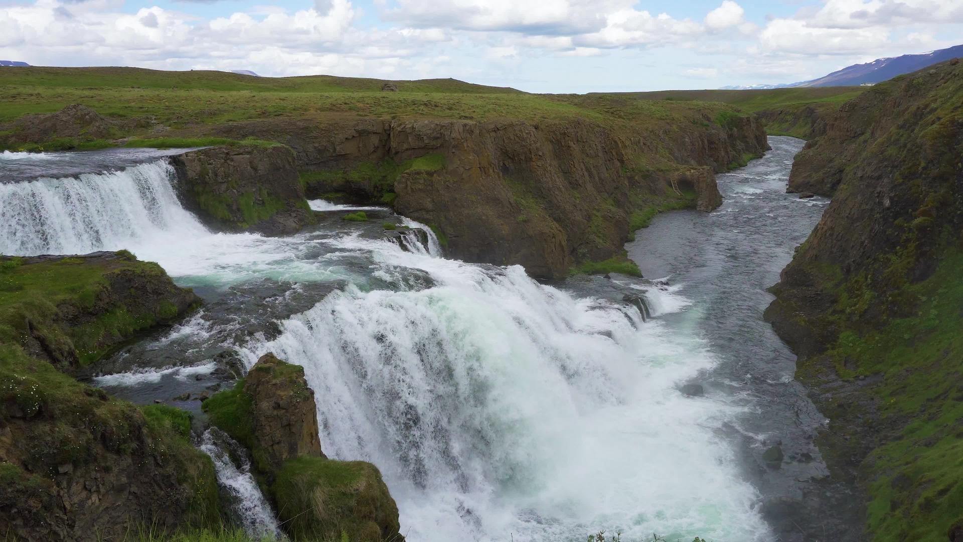 冰原Skagafjordur的Reykjafos瀑布视频的预览图