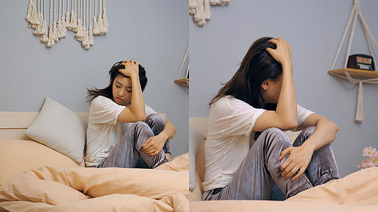 年轻女性失眠惆怅挠头视频的预览图