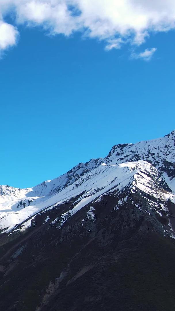 中国壮丽的雪山冰川风景视频的预览图