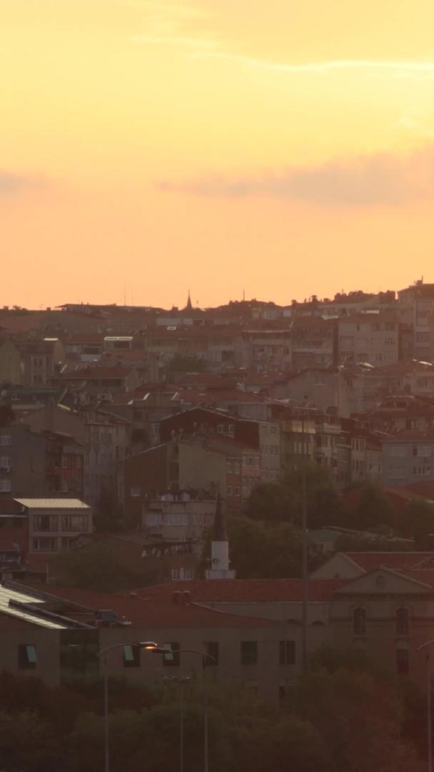 伊斯坦布尔城市日落余晖下的清真寺实拍视频集合视频的预览图