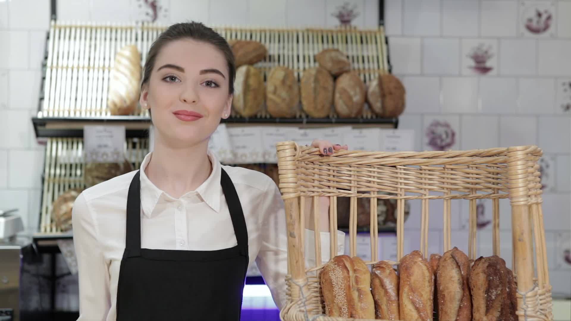 女卖家提供面包视频的预览图