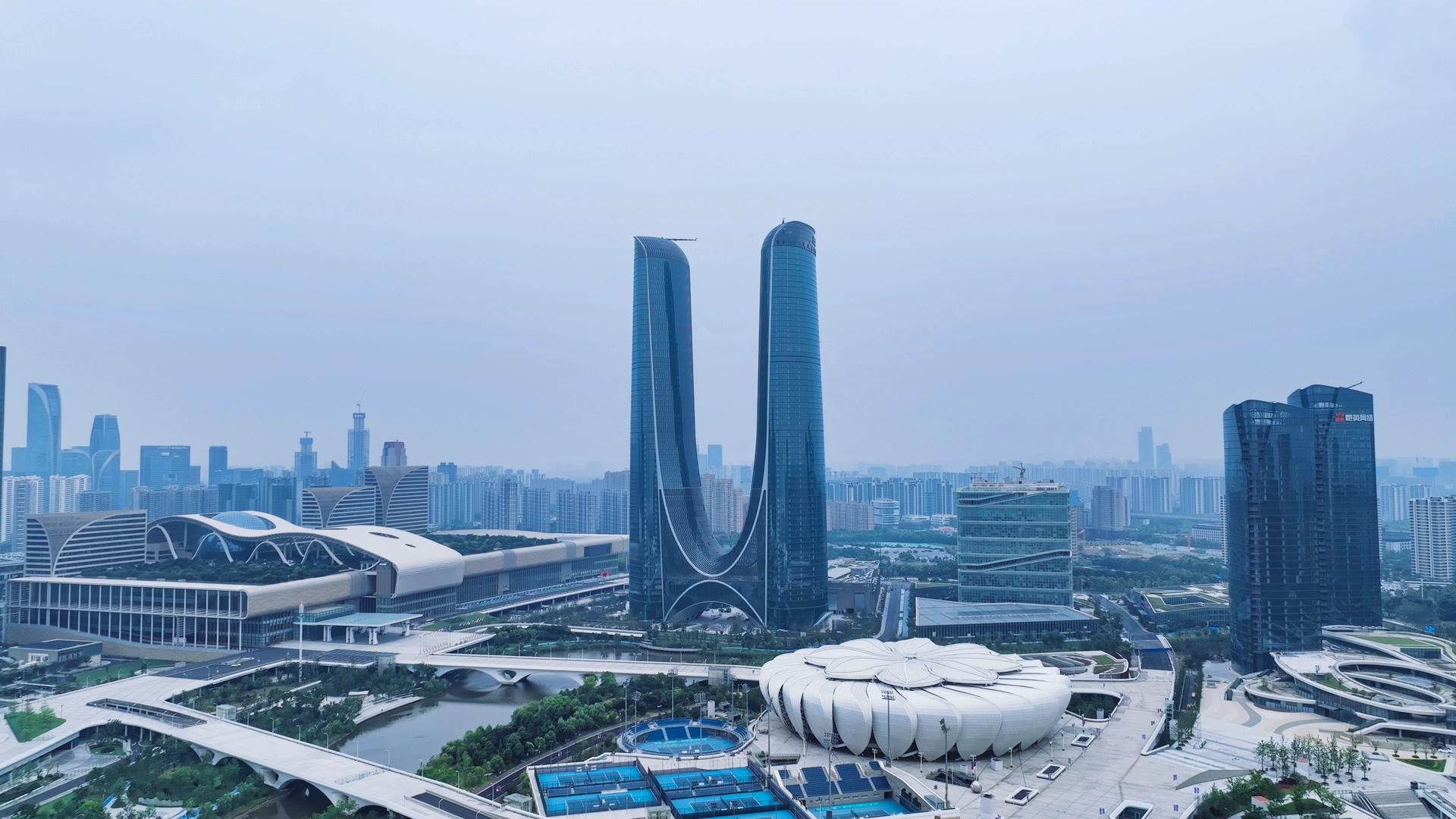 杭州地标建筑4K航拍杭州门口视频的预览图