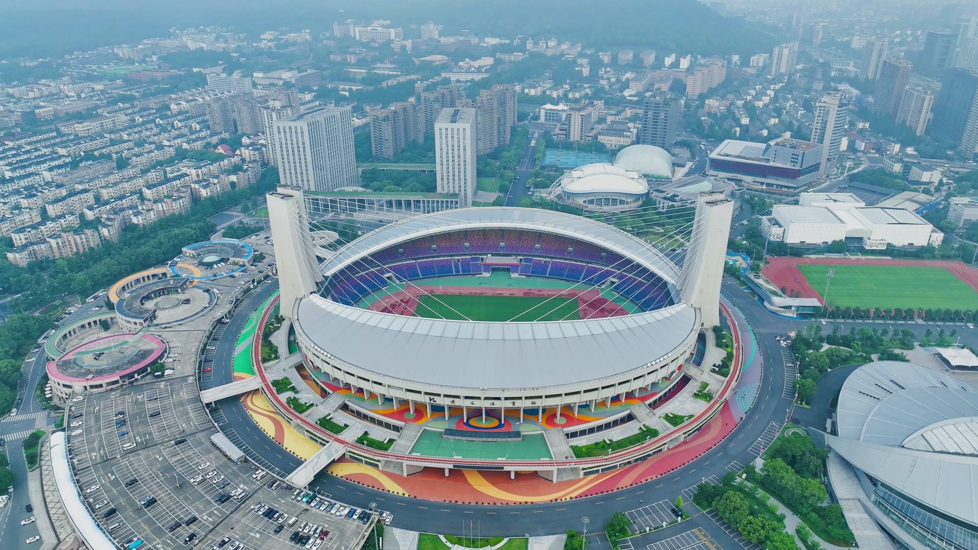 杭州亚运会场馆4K航拍黄龙体育馆田径赛场馆视频的预览图