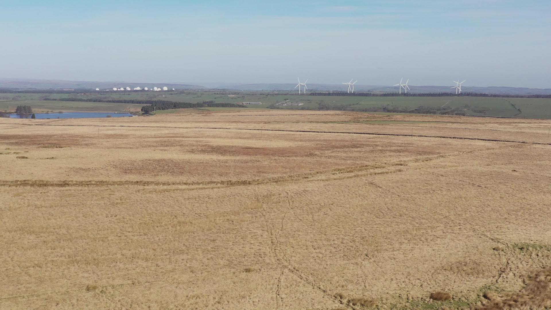 风力涡轮机农场无人驾驶飞机视频视频的预览图