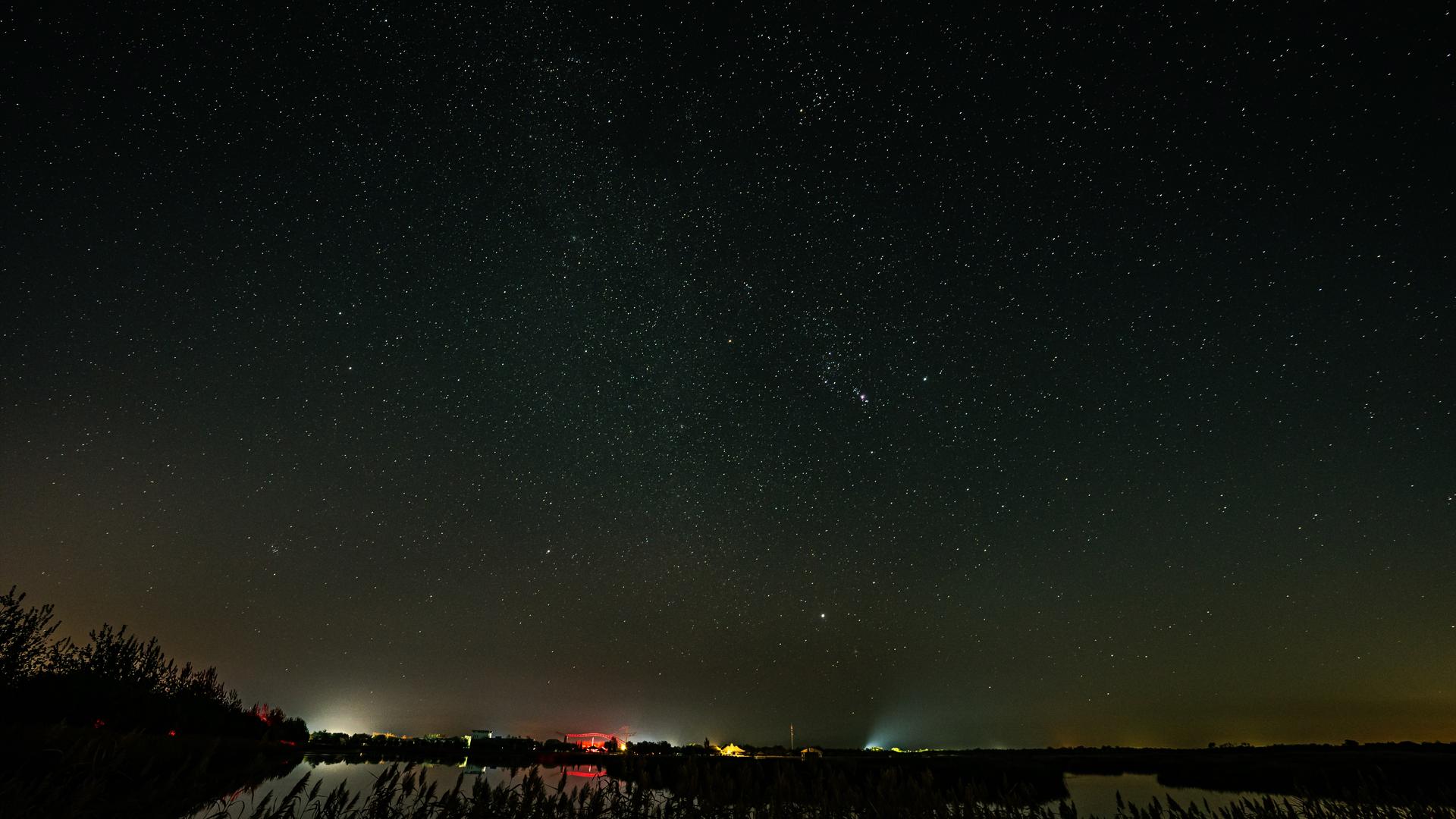 8K湖边星空星座延时视频的预览图