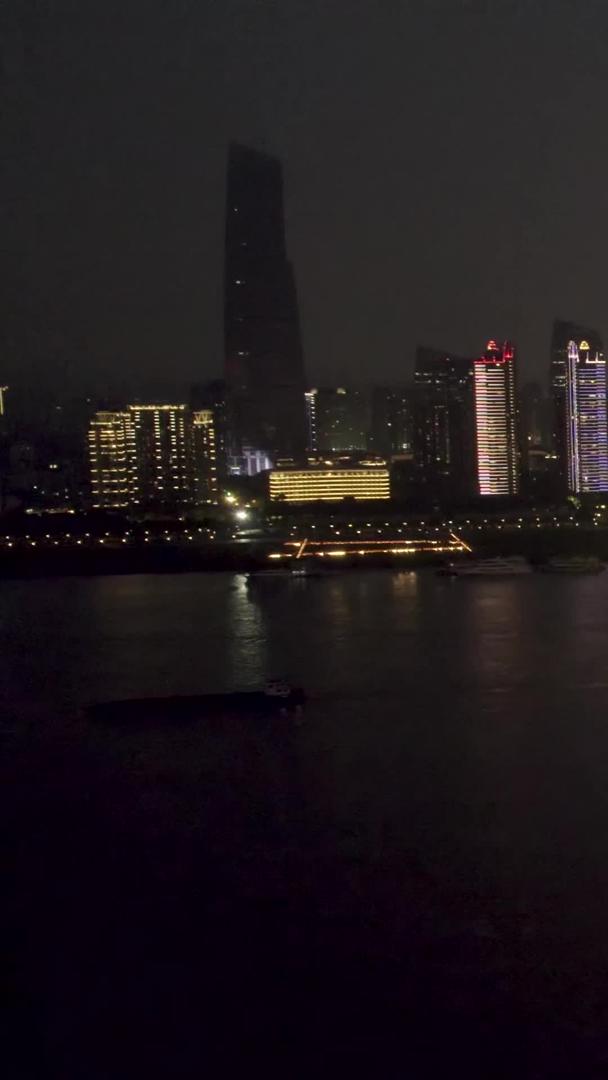 武汉长江二桥夜景及灯光秀城市风景视频素材视频的预览图