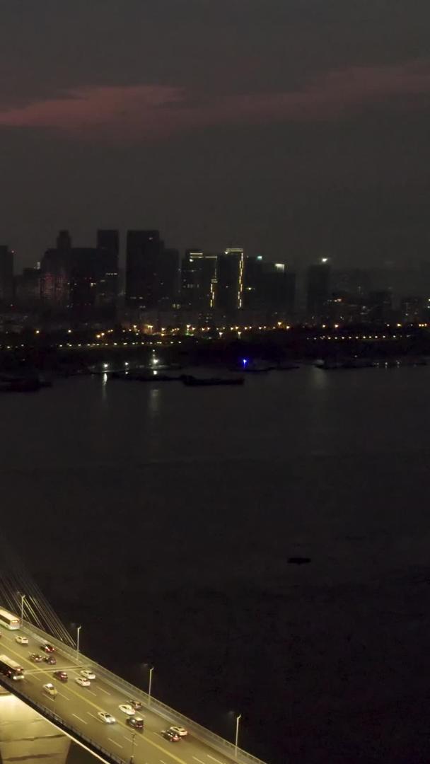 武汉长江二桥夜景及灯光秀城市风景视频素材视频的预览图