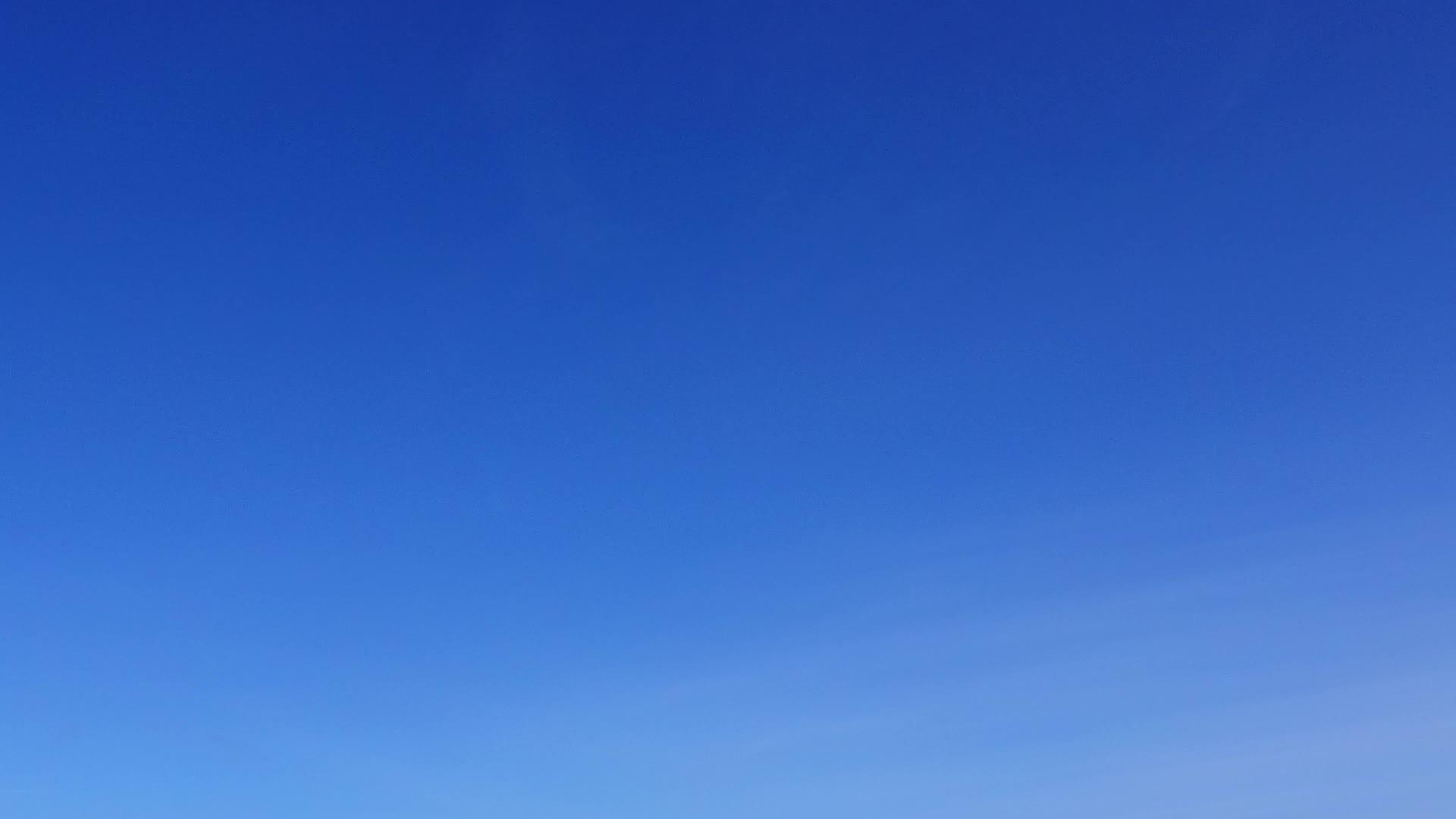 海洋旅游海滨航行空间蓝色环礁湖和冲浪附近的浅沙背景视频的预览图
