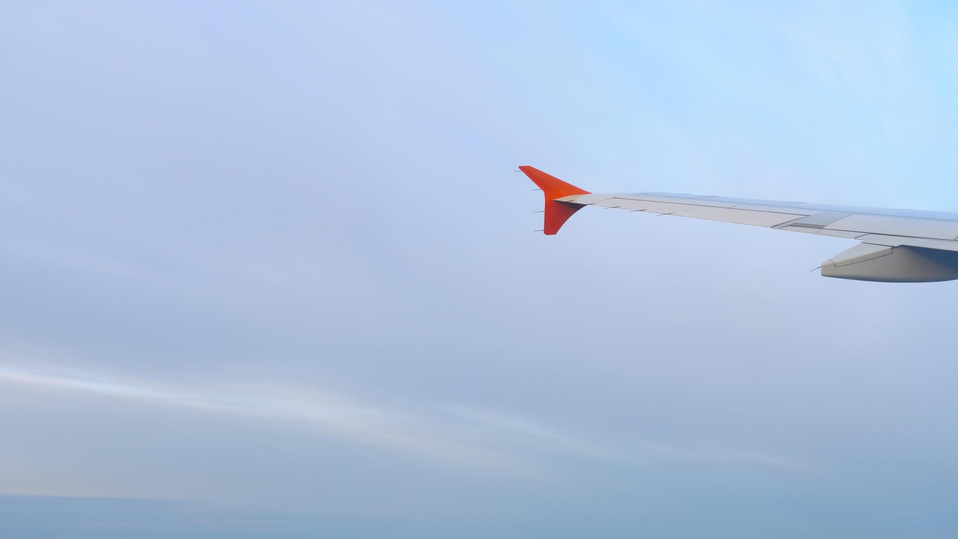 离开飞机时的空中视图视频的预览图