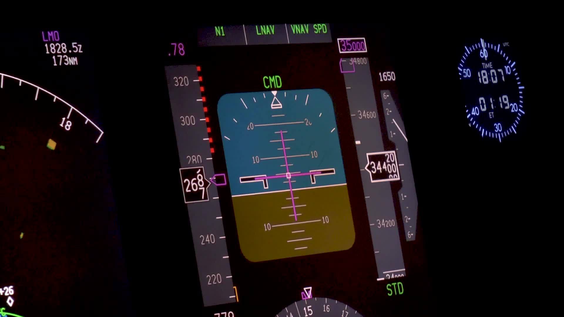 飞机仪器板视频的预览图