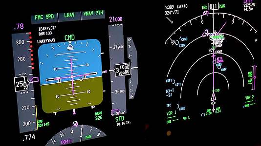 夜间飞机飞行仪器的实际空中视频视频的预览图