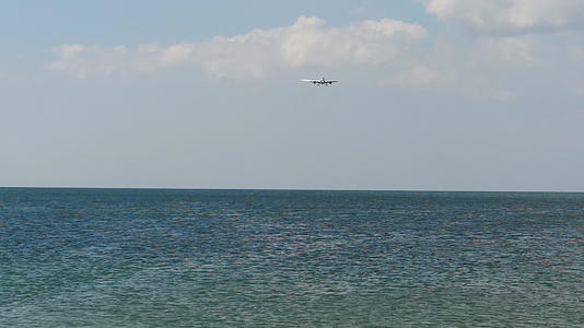 宽体飞机在海海洋视频的预览图