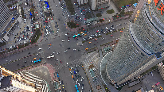 城市交通4K航拍视频的预览图