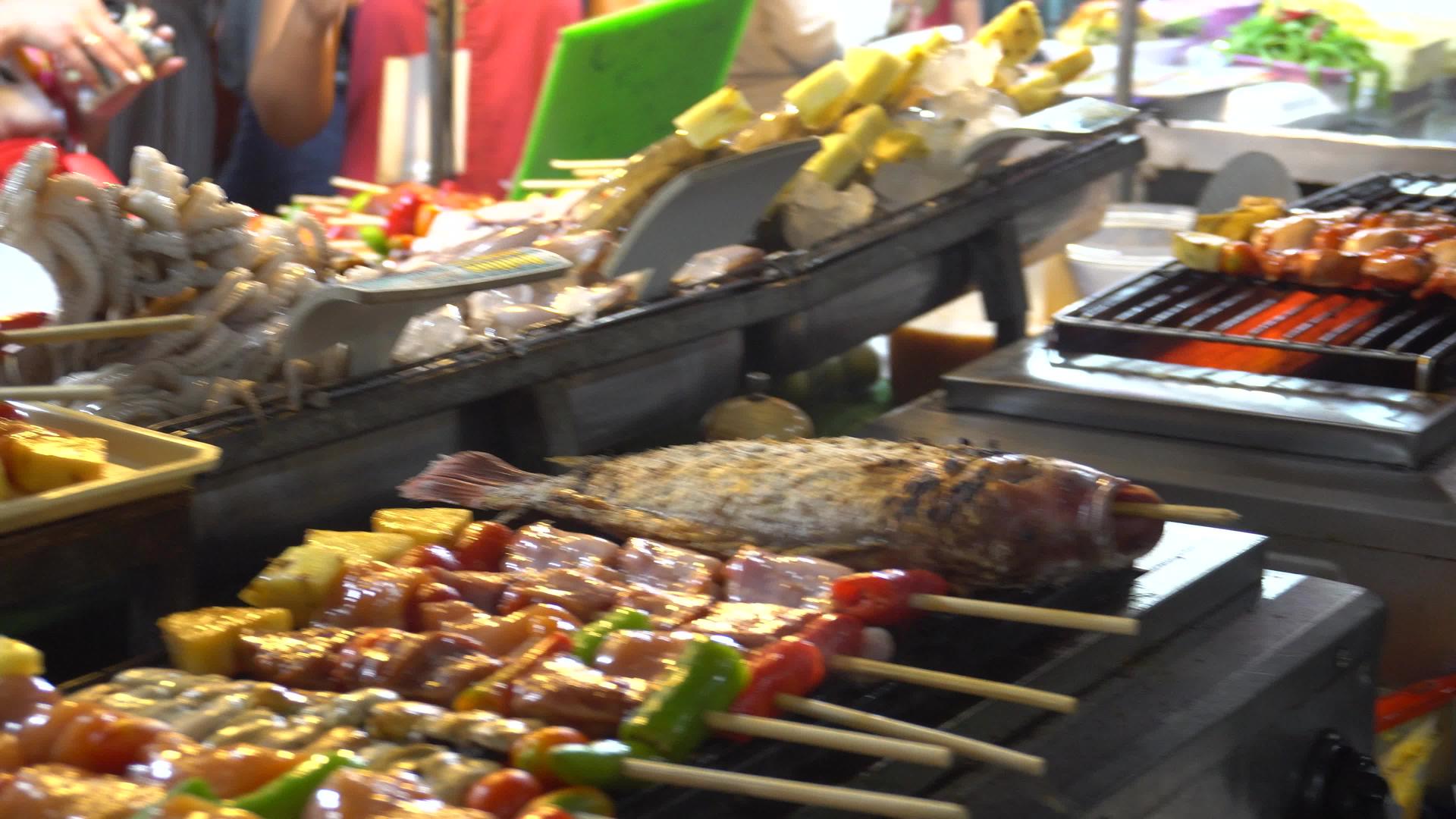泰国街头食品夜市视频的预览图