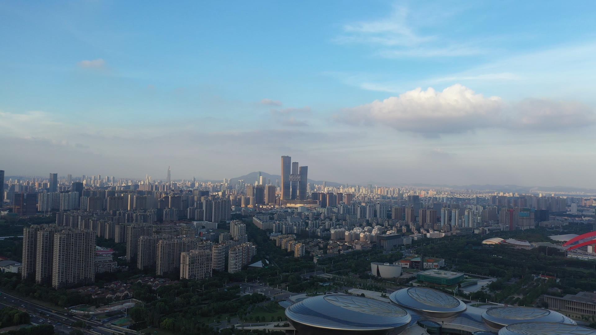 南京河西滨江CBD航拍4K城市建筑群视频的预览图