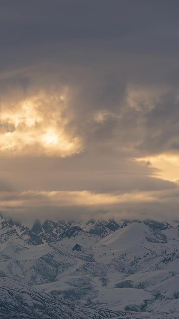 云延时视频雅拉雪山帽视频的预览图