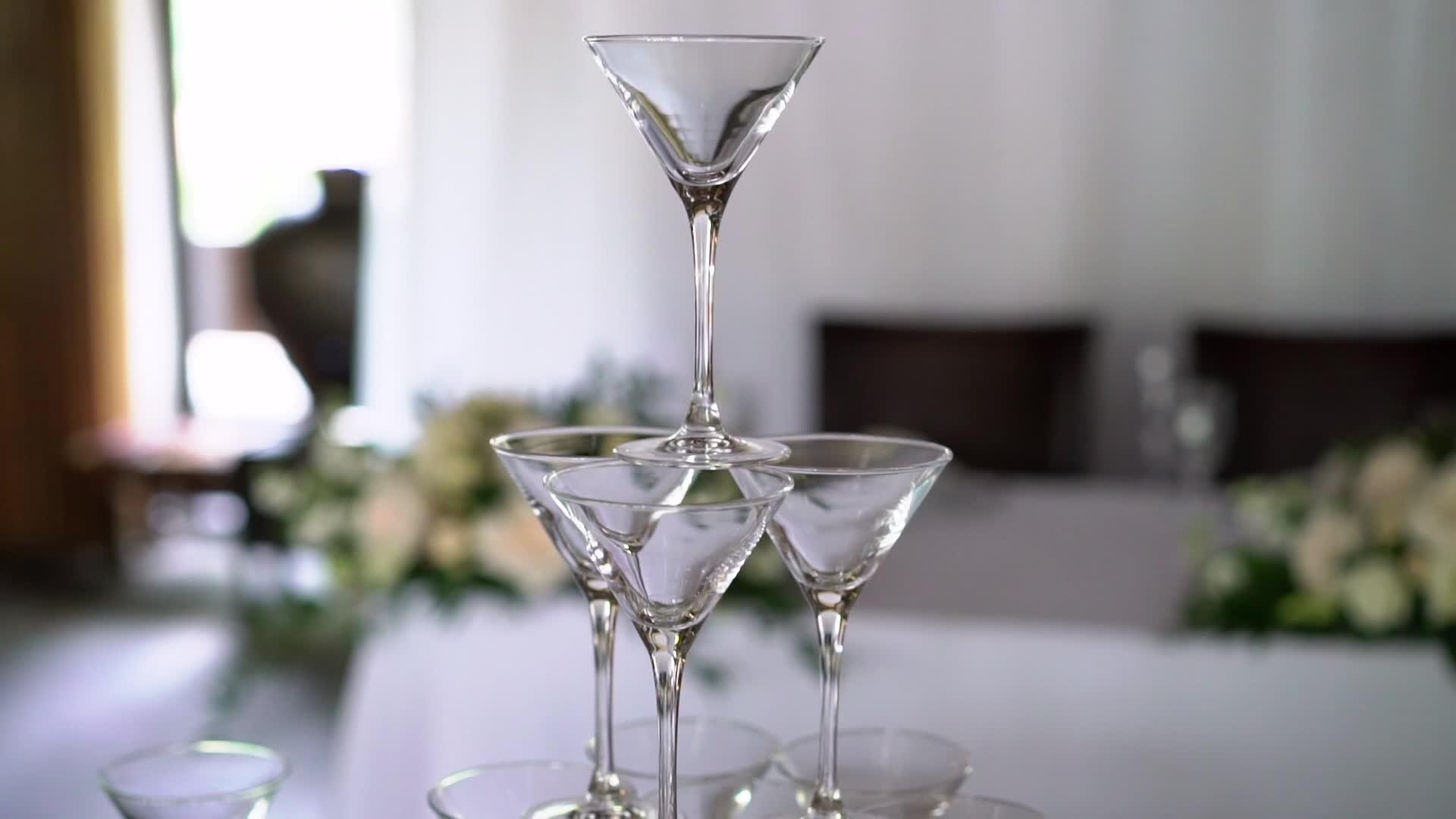 酒杯或香槟金字塔视频的预览图