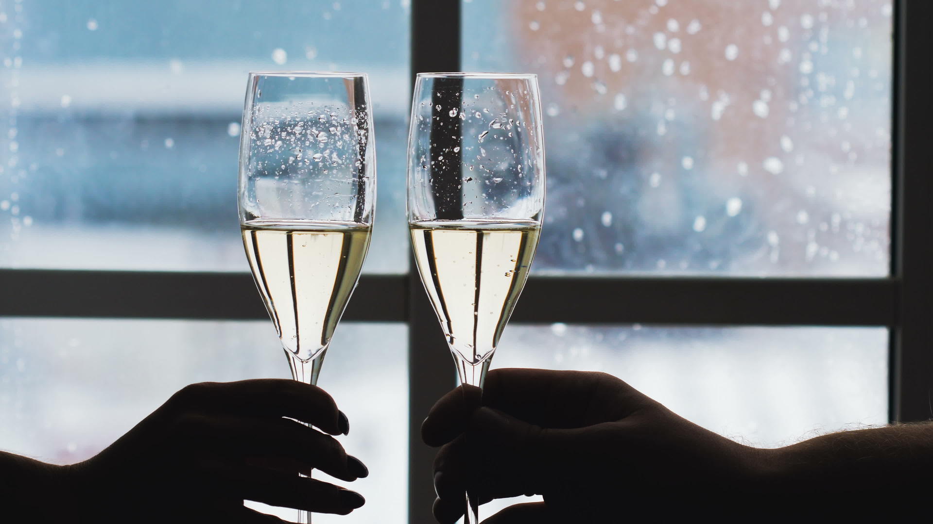 杯子和香槟视频的预览图