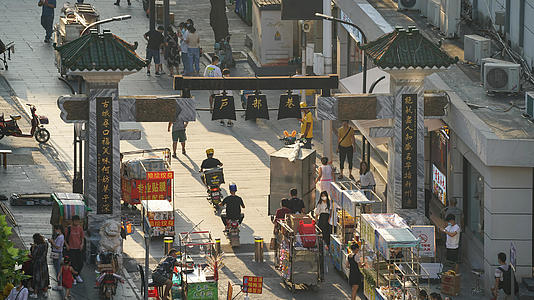 8k素材延时摄影航拍武汉地标美食街户部巷视频的预览图