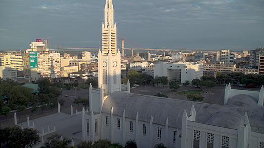 以mozambique单位地图城市上空高角视图视频的预览图