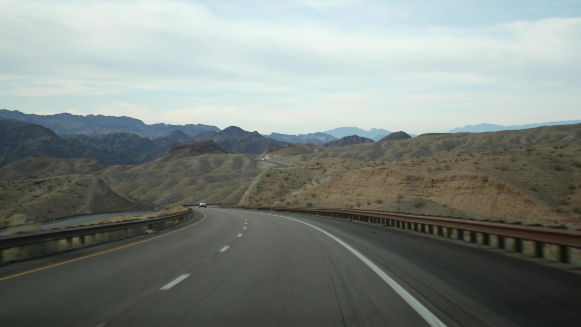 从大峡谷阿里索纳公路旅行视频的预览图