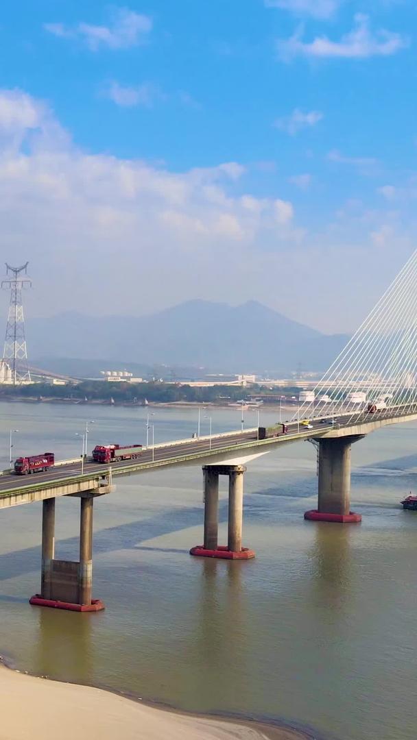 航拍安徽铜陵长江大桥长江经济视频的预览图