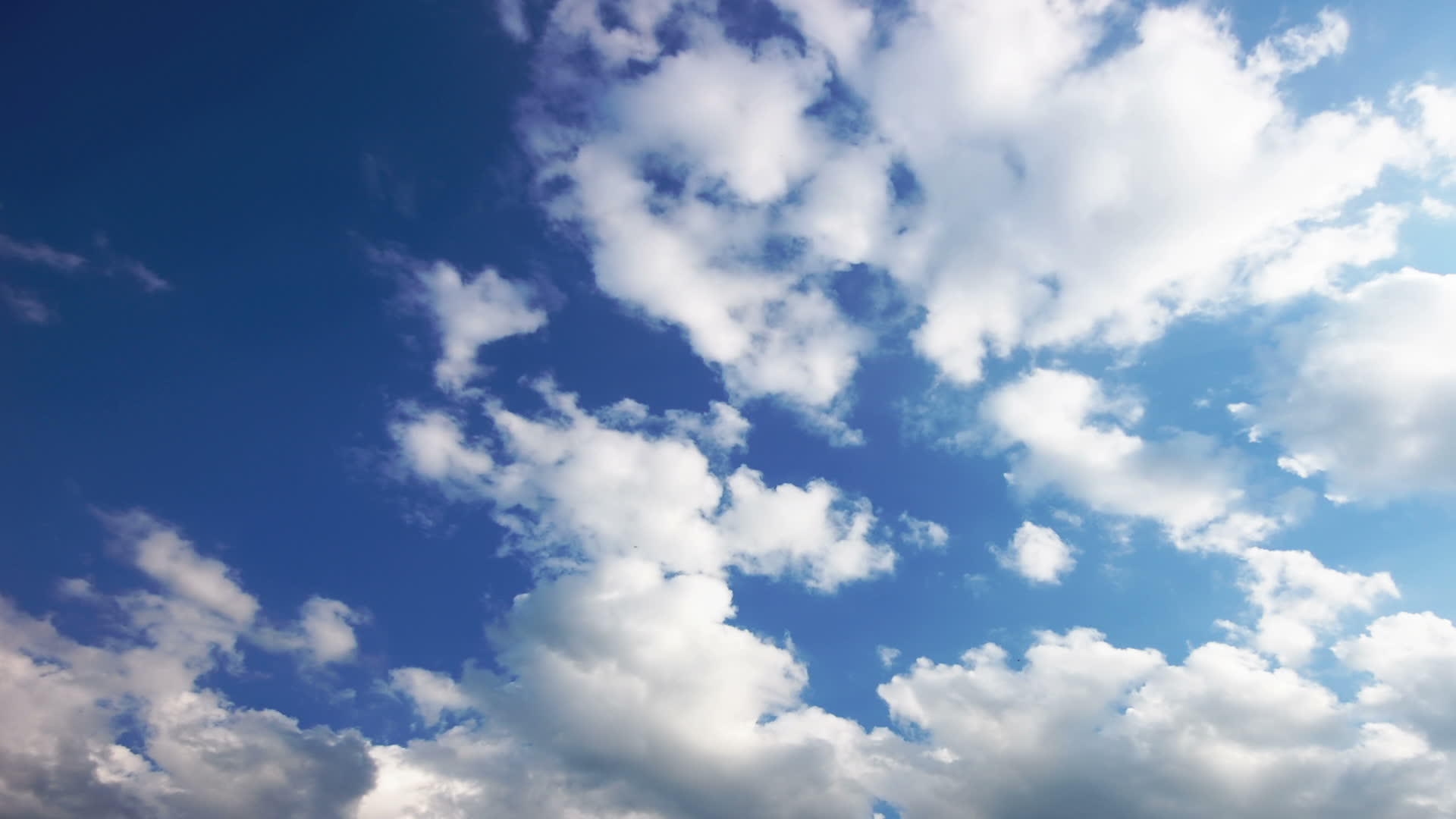 蓝天美丽的云空间间隔视频的预览图
