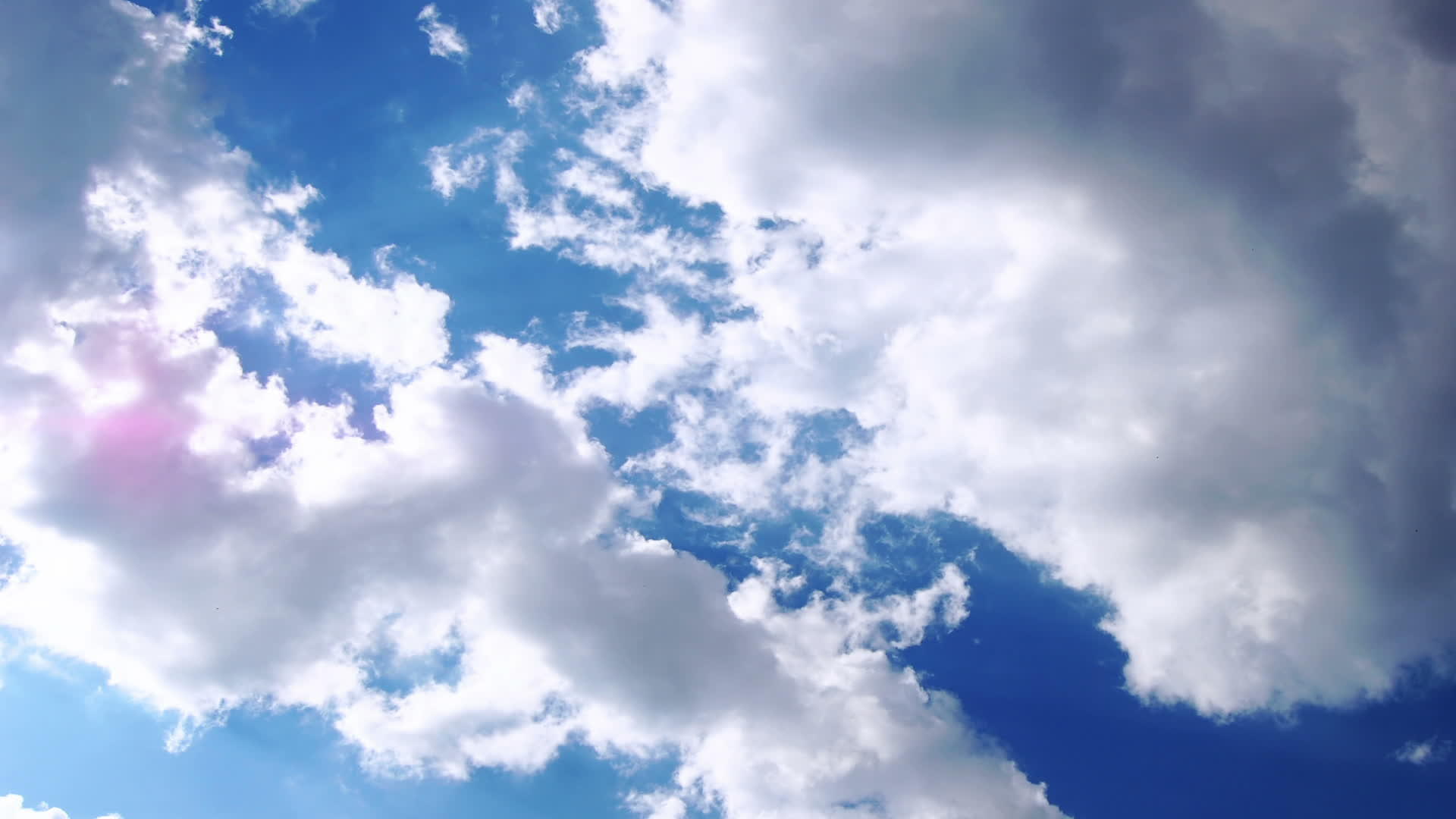 蓝天美丽的云空间间隔视频的预览图