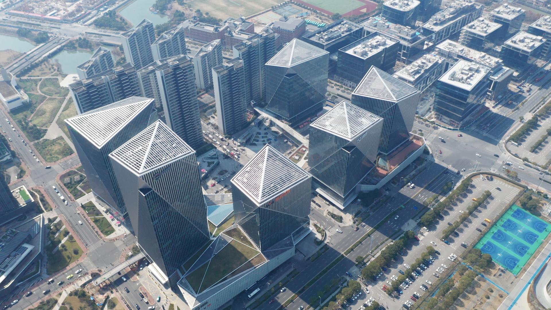上海前滩cbd商务建筑视频的预览图