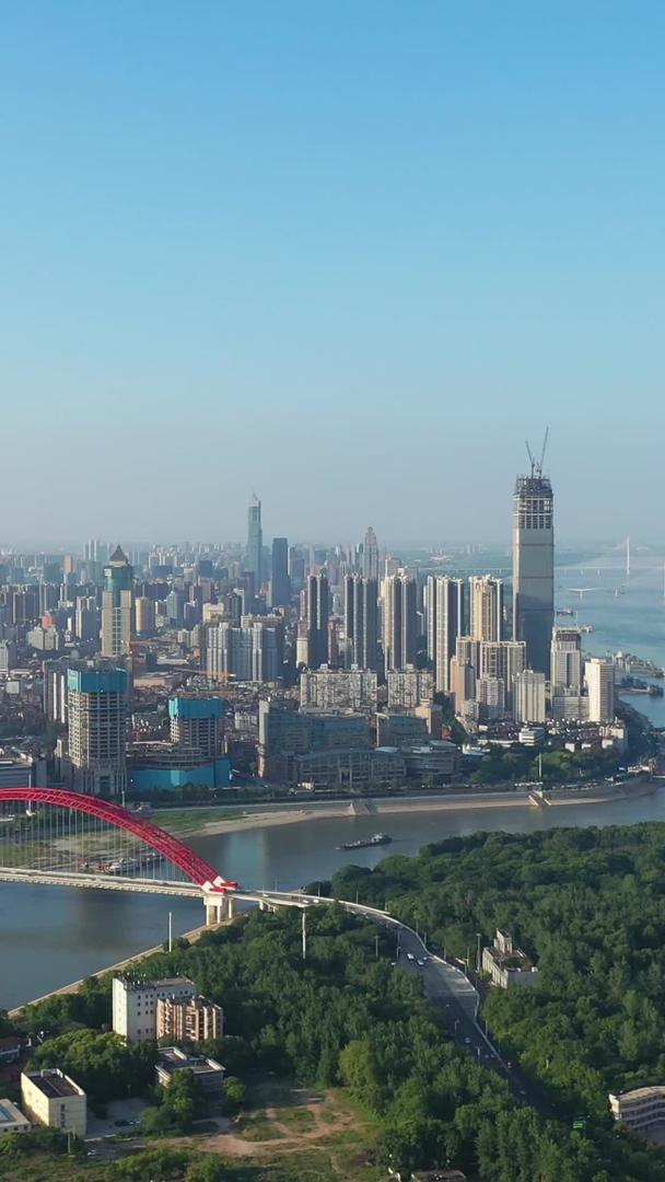 航拍城市风景武汉长江江景素材视频的预览图