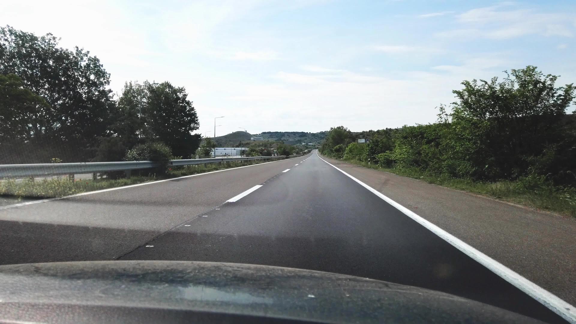 高速公路的第一视角视频的预览图
