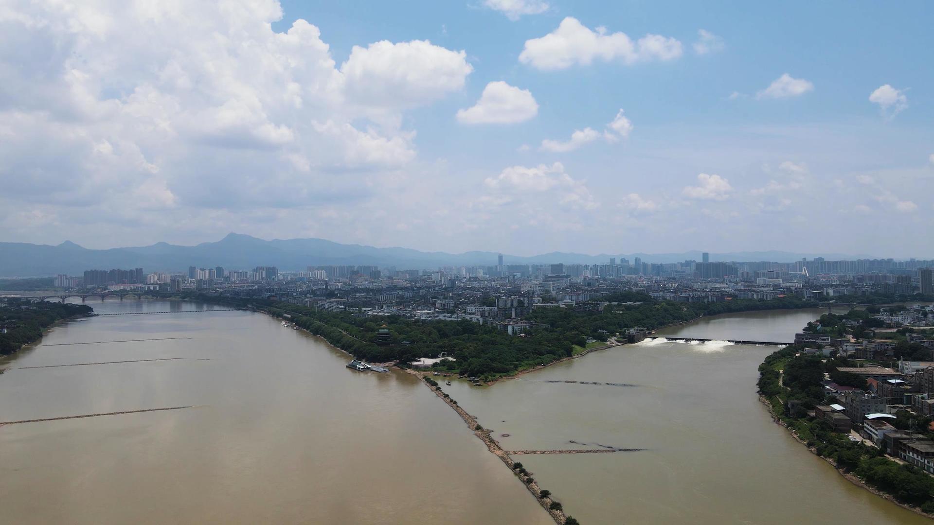 4K航拍江西赣州赣江城市风光视频的预览图