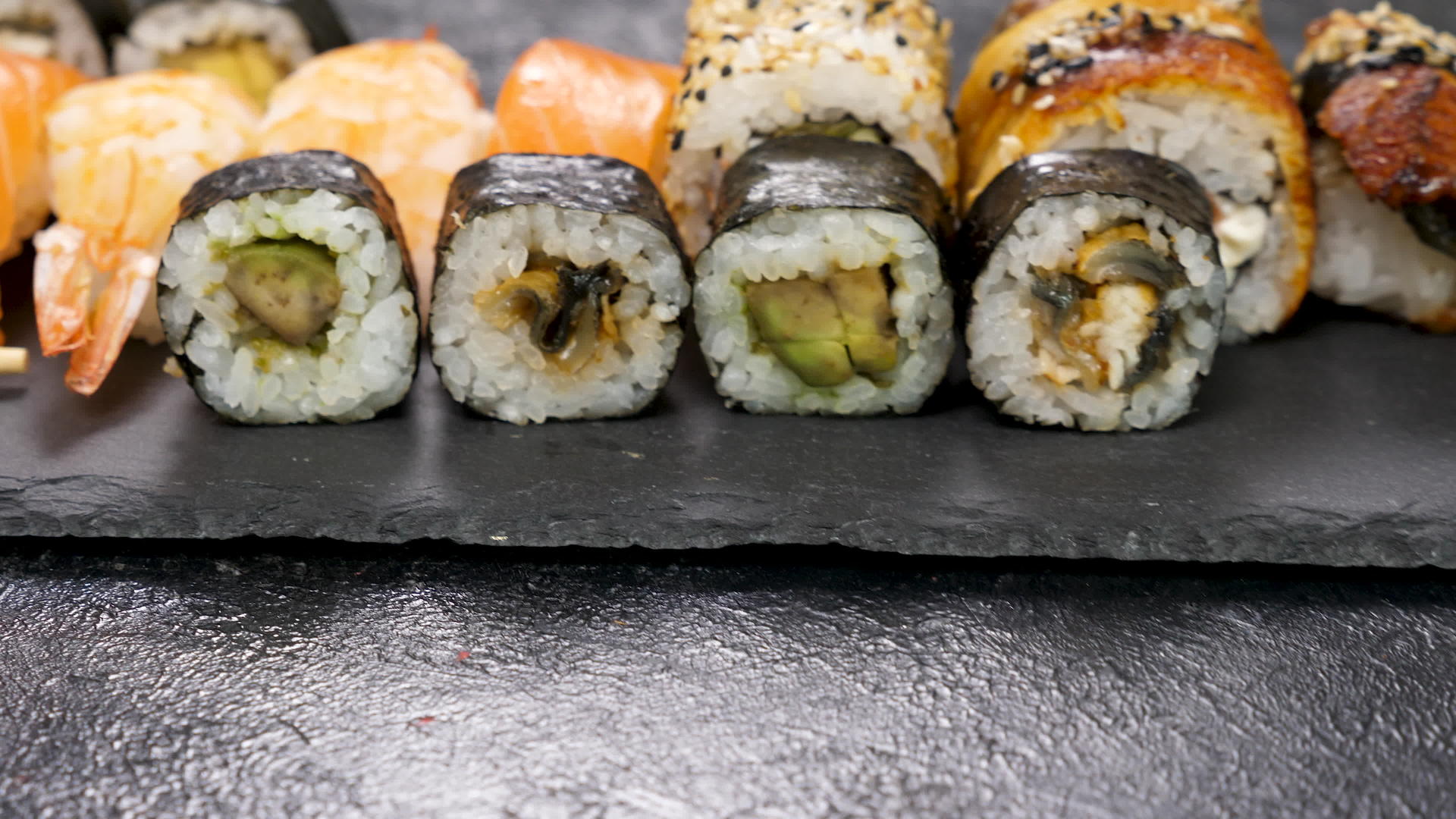 日本传统寿司卷视频的预览图