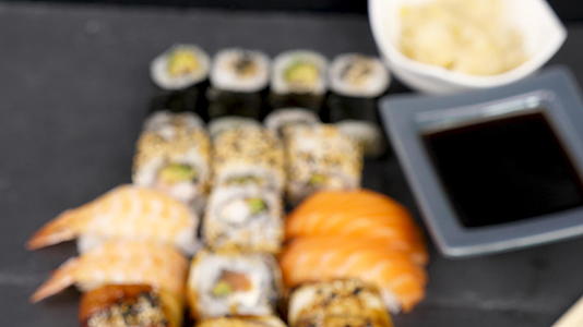 各种健康美味的寿司卷视频的预览图