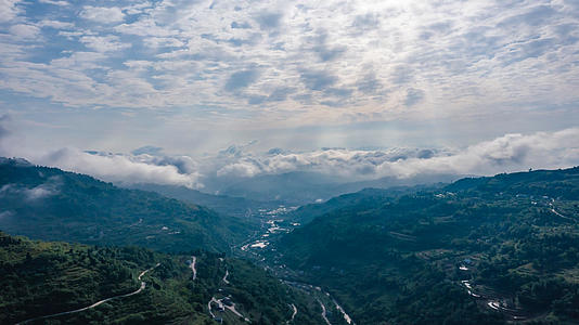 4k航拍祖国大好河山山间云雾风光视频的预览图