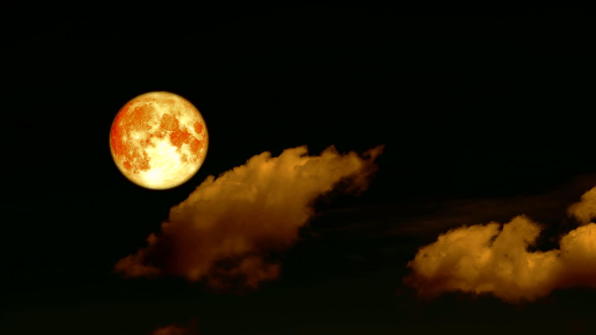 月亮在夜空中视频的预览图